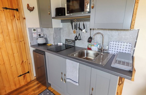 Denbigh Cabaña | MOEL Y PARC, romantic, luxury holiday cottage in Denbigh