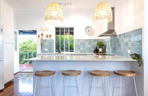 Moffat Beach Casa | Moffat Beach Retreat, Pet-friendly & Ocean Views