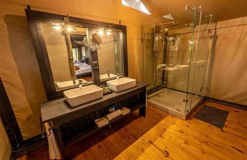 Maun Cabina | Mogotlho Safari Lodge