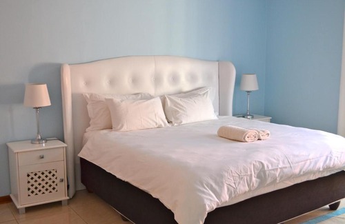 Moses Kotane Casa | Mogwase Guesthouse