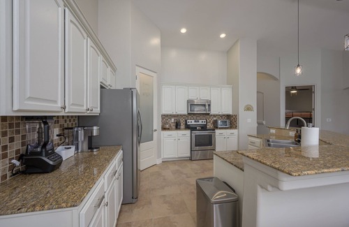Fort Mohave Casa | Mohave Desert Pool Home