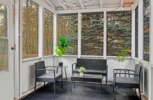 Long Pond Casa | Mohegan by AvantStay Private Dock Firepit Community Pool Beach