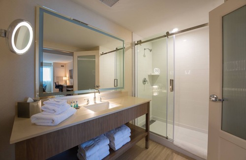 Wilkes-Barre Hotel | Mohegan Pennsylvania Casino Resort - Adults Only