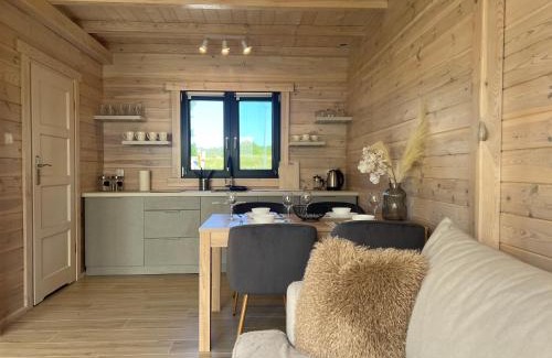 Debina Casa | MOJA DEBINA LUX 2, dom z pokojem dziennym, dwiema sypialniami i widokiem na las, blisko plaży
