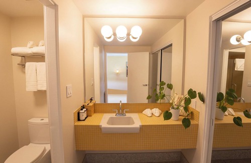 Palm Desert Hotel | Mojave Resort - Adults Only