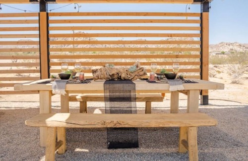Panorama Heights Casa | Mojave Villa: Desert Retreat with 360° views+Hot Tub+Designer Interior/Landscape