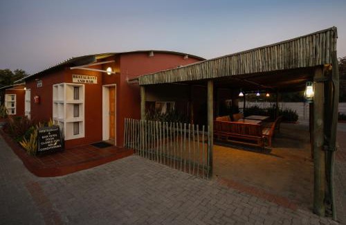 Maun Hotel | Mokoro Lodge