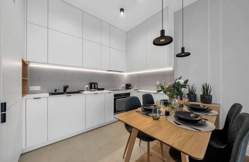 Mokotow Apartamento | Mokotów Apt - Balcony, A/C, Bus & Park nearby - by Rentujemy