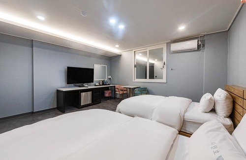 Mokpo Hotel | Mokpo Nine Self Check-in Hotel