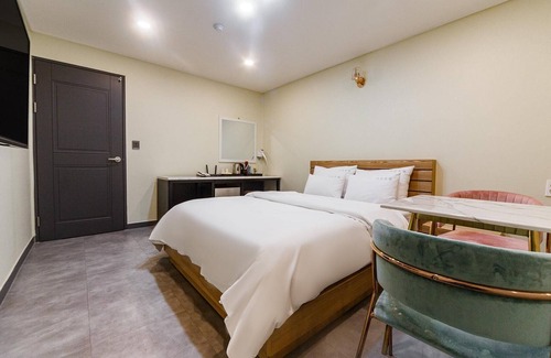 Mokpo Hotel | Mokpo Nine Self Check-in Hotel