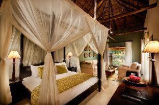 Tsumeb Cabina | Mokuti Etosha