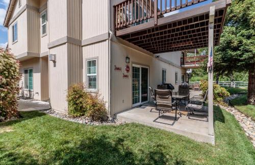 Bass Lake Casa | Moler Lake House & Northshore Getaway