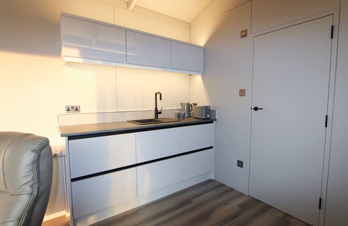 Marsham Cabina | Molly, nestled in a peaceful farm in Marsham, North Norfolk