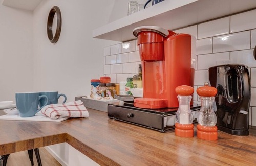 Jasper Place Apartamento | Molly - Perfectly located, 5 Min to W Edm Mall!