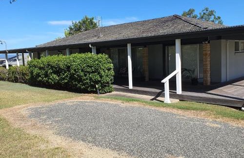 Cessnock Casa | Molly's on Mount View - Walk to 3 Cellar Doors