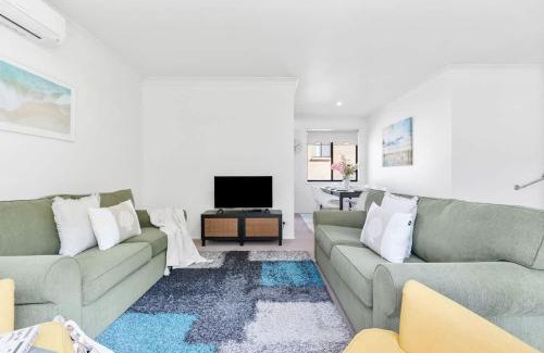 Mollymook Beach Villa | Mollymook Memories - close to beach & golf course