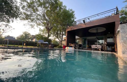 Khanong Phra Cabina | Momento Poolvilla Khaoyai