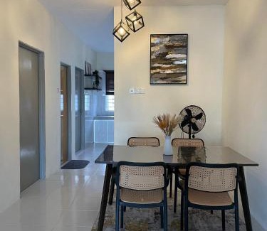 Bandar Seri Iskandar Casa | mOmma's Homestay