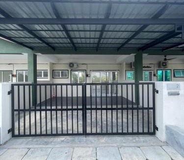 Bandar Seri Iskandar Casa | mOmma's Homestay