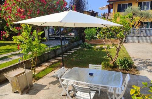 Marina di Massa Casa | Mon Amour Casa a Marina con Giardino