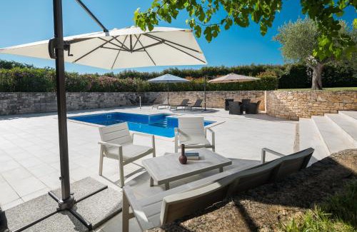 Bale Villa | Mon Perin Castrum - House of Nice Memories