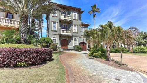 St. Tropez Casa | Monaco - Easy beach access dogs welcome gated community large pool
