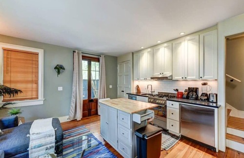 Westside Casa | NEW - Charleston Home w/ Rooftop Deck!