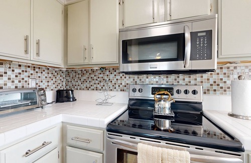 Monarch Beach Condominio | Monarch Vista: Updated Ocean-View Gem | Heated Pool & Spa, Walk Everywhere