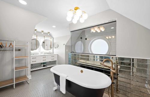Mount Adams Casa | Monastery Guest House 2BR Option
