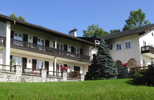 Tiefgraben Apartamento | Mondseeblick - Balcón - casa de huéspedes CONSTRUCTOR (Fam. PARADA INGER)
