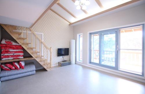 Pan-mal Casa | Mongsanpo High Beach Pension