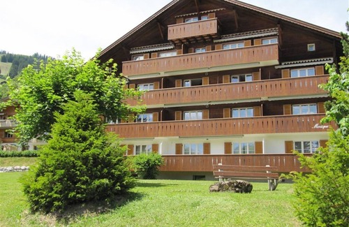 Schoenried Apartamento | Monique Nr. 14 by Interhome