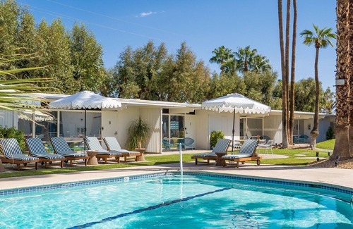 Racquet Club South Villa | Monkey Tree Hotel 15 by Avantstay Stylish Hotel in Palm Springs w/ Communal Pool!