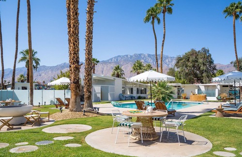 Racquet Club South Villa | Monkey Tree Hotel 15 by Avantstay Stylish Hotel in Palm Springs w/ Communal Pool!