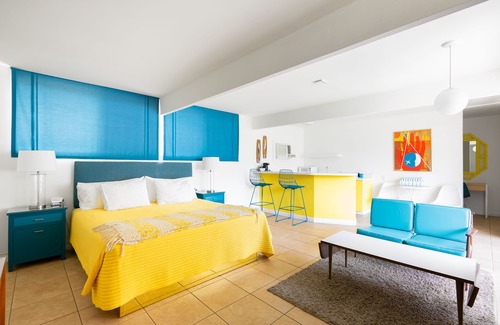 Desert Park Estates Hotel | Monkey Tree Hotel 5 by AvantStay | Stylish Hotel in Palm Springs w/ Pool!