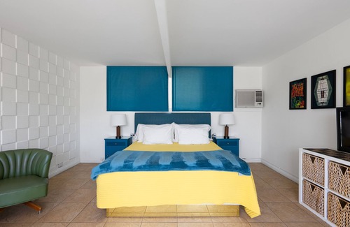 Desert Park Estates Hotel | Monkey Tree Hotel 7 by AvantStay | Stylish Hotel in Palm Springs w/ Pool!