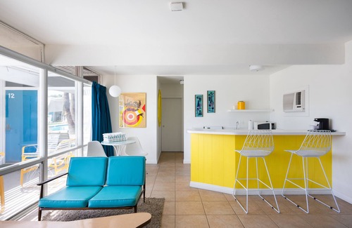 Desert Park Estates Hotel | Monkey Tree Hotel 11 by AvantStay | Stylish Hotel in Palm Springs w/ Pool!