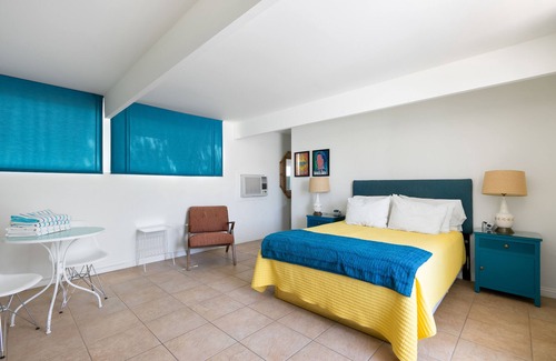 Desert Park Estates Hotel | Monkey Tree Hotel 12 by AvantStay | Stylish Hotel in Palm Springs w/ Pool!