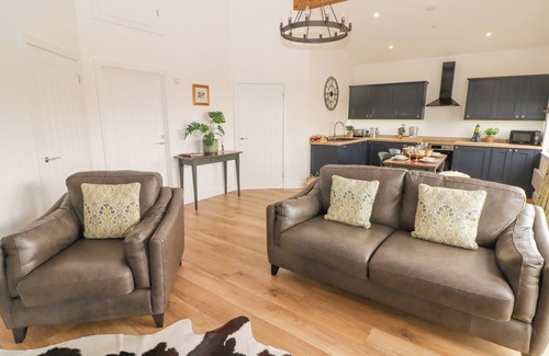 Monknash Cabaña | MONKS REST, pet friendly, country holiday cottage in Monknash