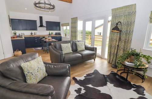 Monknash Cabaña | MONKS REST, pet friendly, country holiday cottage in Monknash