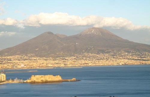Naples Apartamento | MONOCAMERA con TERRAZZOgiardino -STUDETTE -zona Panoramica POSILLIPO