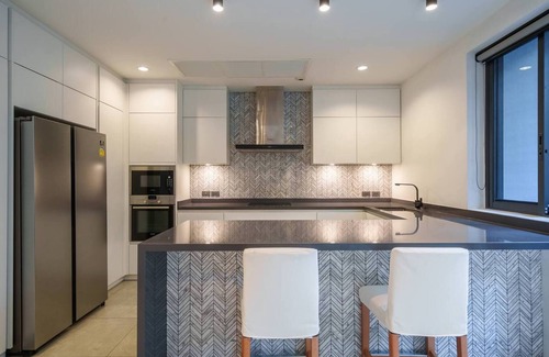 Khlong Tan Nuea Villa | Monochrome designer pool Villa