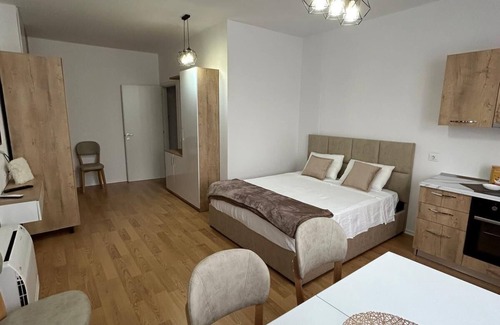 Tirana Apartamento | Monolocale Molto Accogliente e Confortevole , in Centro .animali Ammessi