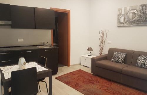 Verbania Apartamento | Monolocale piano terra direttamente sul lago