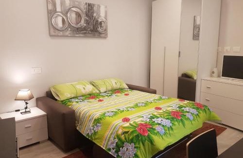 Verbania Apartamento | Monolocale piano terra direttamente sul lago