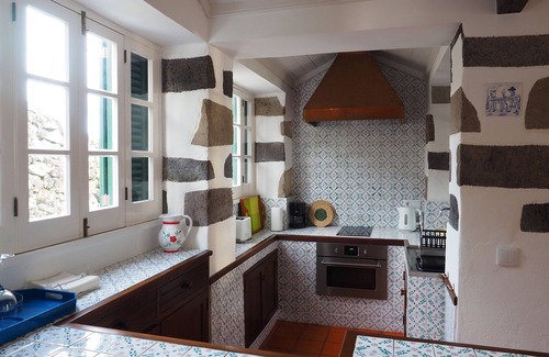 Caloura Cabaña | Monserrate - Galera Cottage Hostal en Caloura
