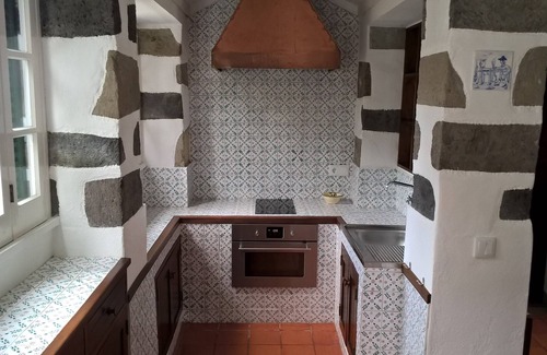 Caloura Cabaña | Monserrate - Galera Cottage Hostal en Caloura