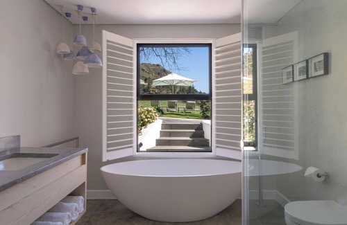 Franschhoek Hotel | Mont Rochelle Hotel & Vineyard