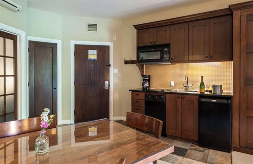 Mont-Tremblant Hotel | Mont-Tremblant - Château Beauvallon-Two Bedroom Suite-Free resort shuttle!