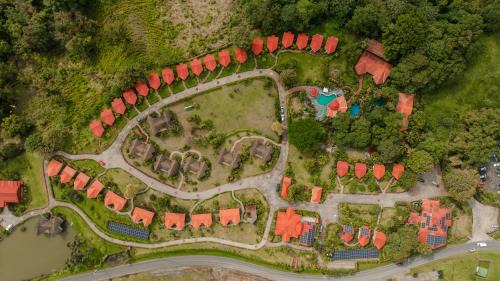 Aguas termales de Arenal Hotel | Montaña de fuego Mountain Resort & Spa